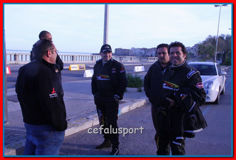 121111 rally 003_tn.jpg